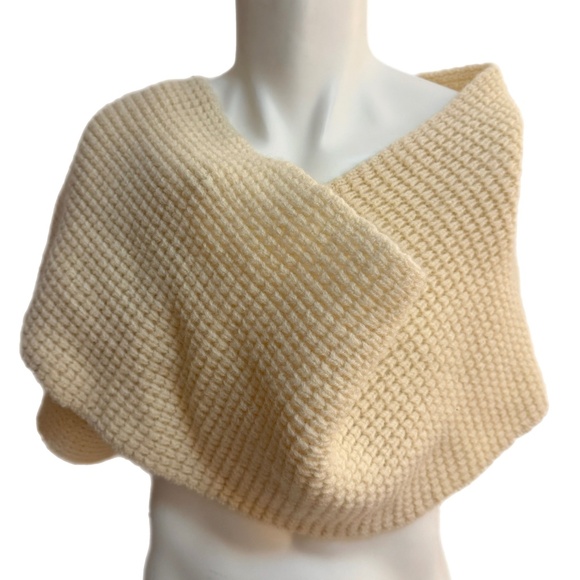 Canada Goose x Robert Mackie of Scotland 🇬🇧 Wool Knit Infinity Scarf – Cream - Picture 1 of 11